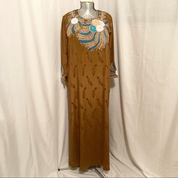 Dresses & Skirts - Embroidered Lounge Dress M